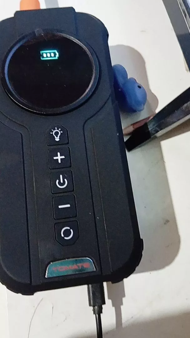 Bomba de Ar Inteligente Sem Fio 180PSI LED PowerBank Portátil IZEINFLATE PRO photo review