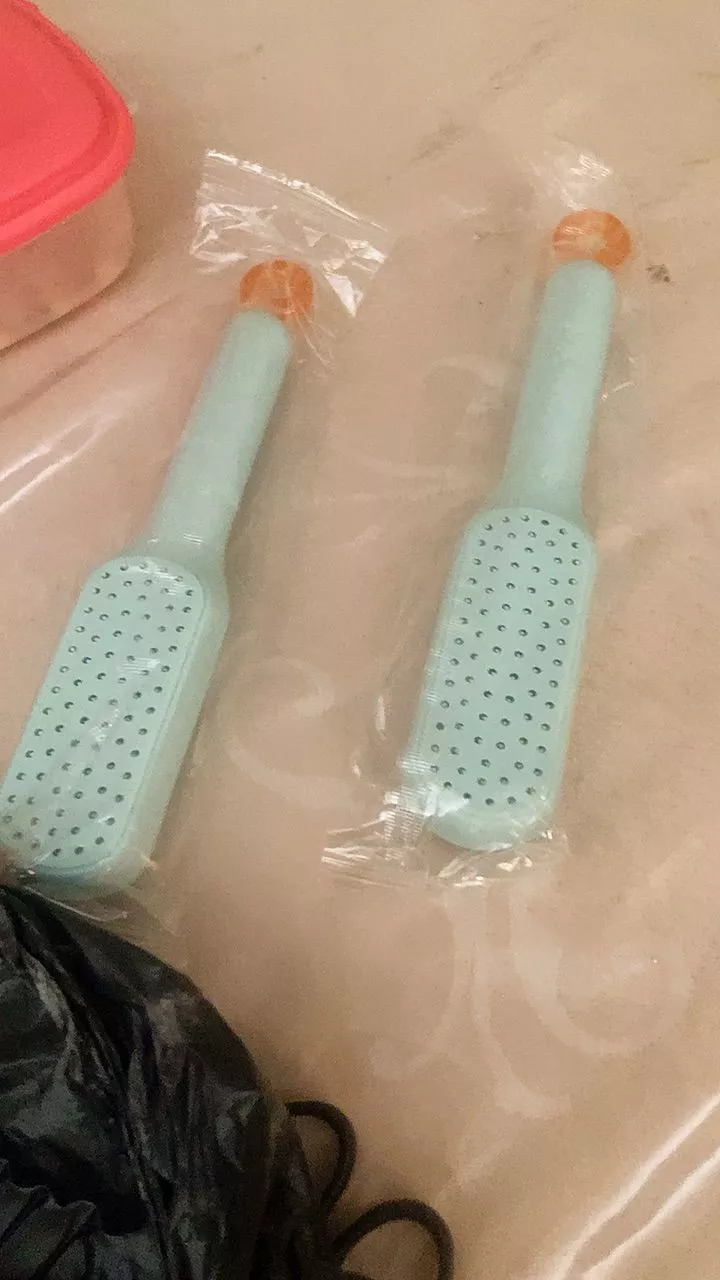 Pente Mágico Retrátil Antiestático Massagem Para Cabelos Lisos IZEHAIR FLEX photo review