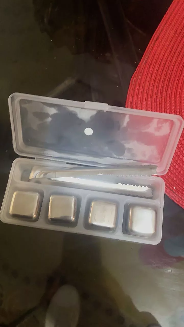 Kit Cubos de Gelo Inox Reutilizáveis Para Bebidas Com Estojo IZECOOL REFRESH photo review