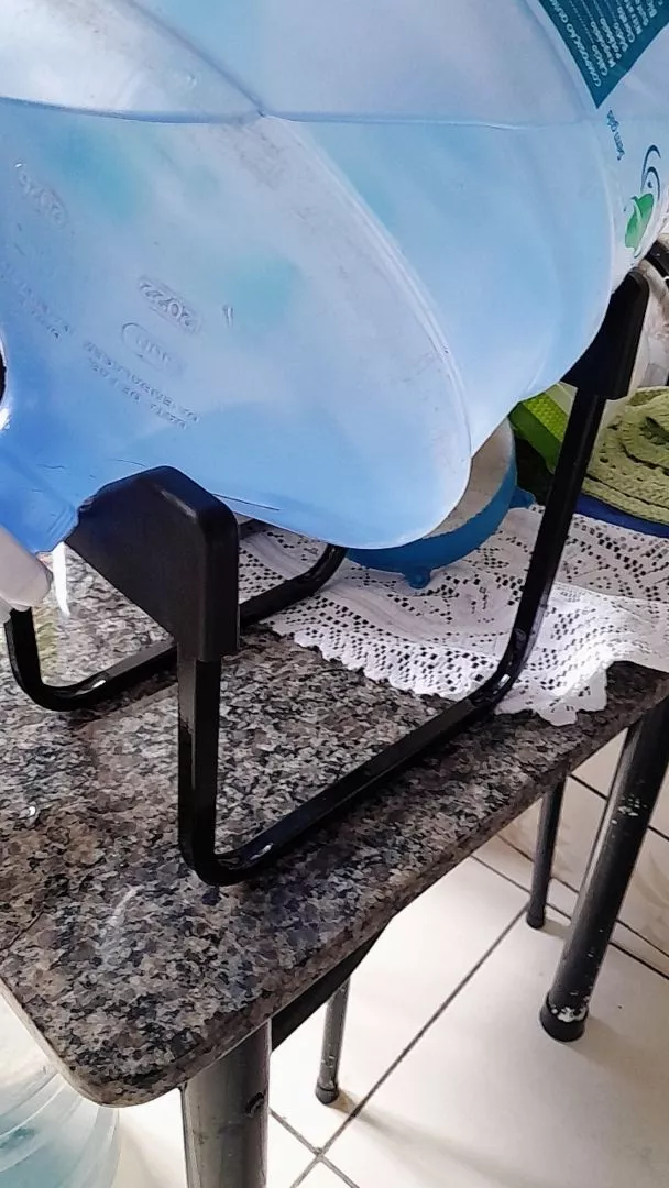 Suporte para Galão de Água 3 a 5 Litros com Válvula Antigotejamento IZEHYDRO PRO photo review