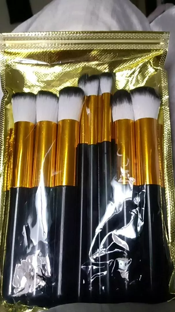 Kit 10 Pincéis Maquiagem Profissional Kabuki Esfumar Contorno IZEBEAUTY EXPERT photo review