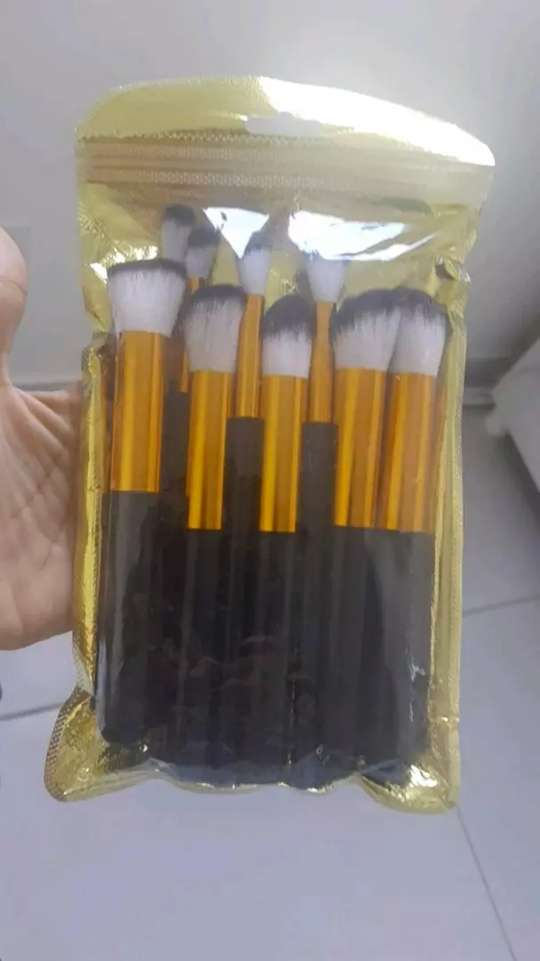 Kit 10 Pincéis Maquiagem Profissional Kabuki Esfumar Contorno IZEBEAUTY EXPERT photo review