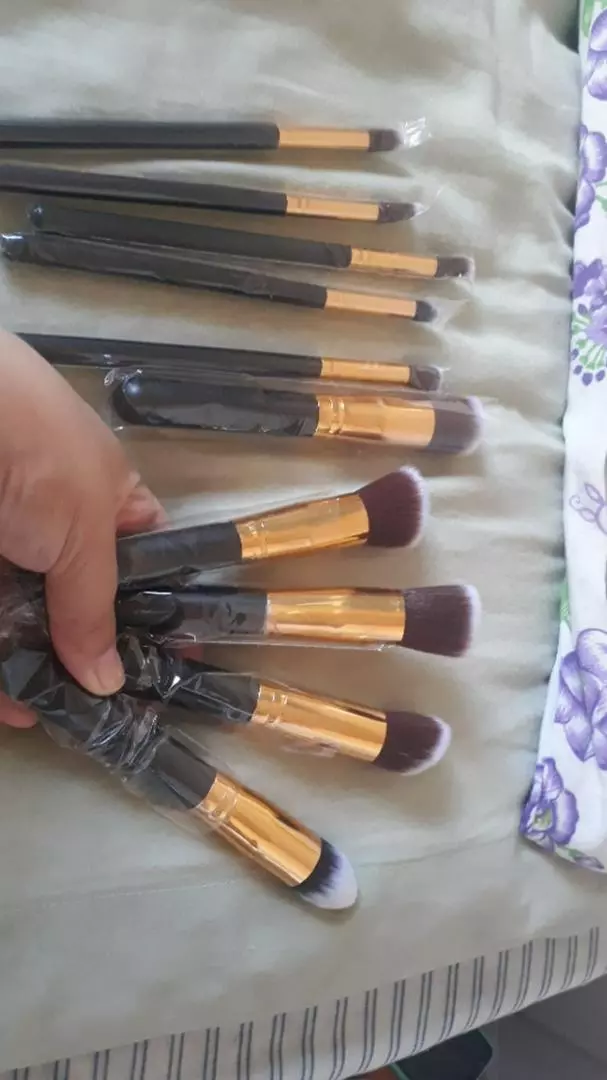 Kit 10 Pincéis Maquiagem Profissional Kabuki Esfumar Contorno IZEBEAUTY EXPERT photo review