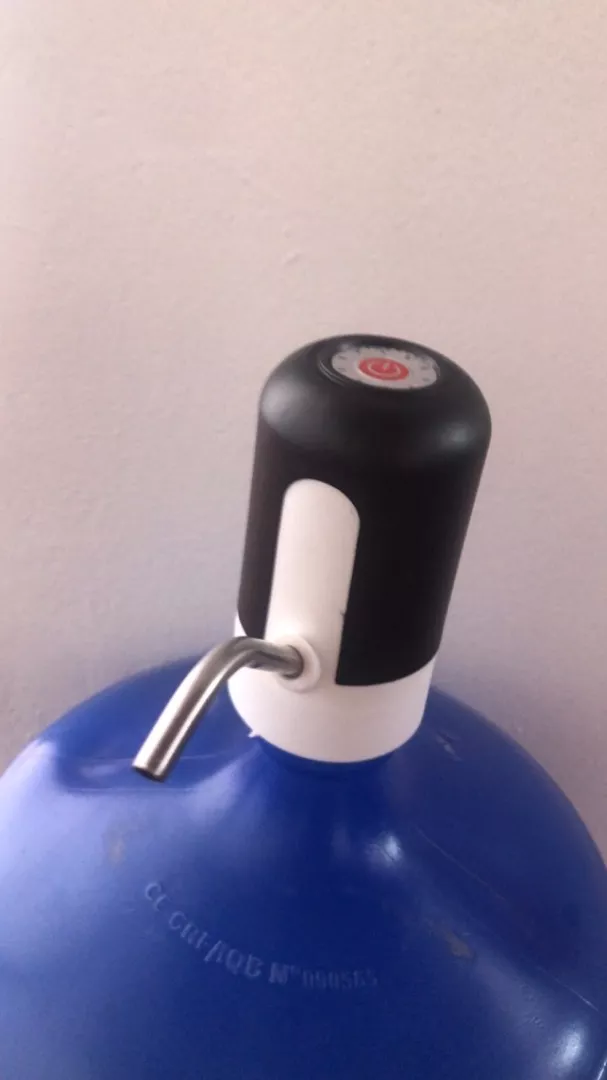 Bomba Elétrica Universal para Galão Recarregável Bateria Forte Inox IZEWATER FLOW photo review