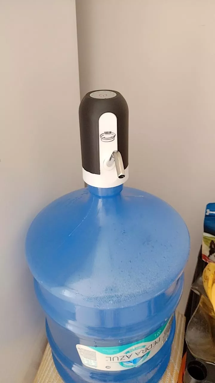 Bomba Elétrica Universal para Galão Recarregável Bateria Forte Inox IZEWATER FLOW photo review