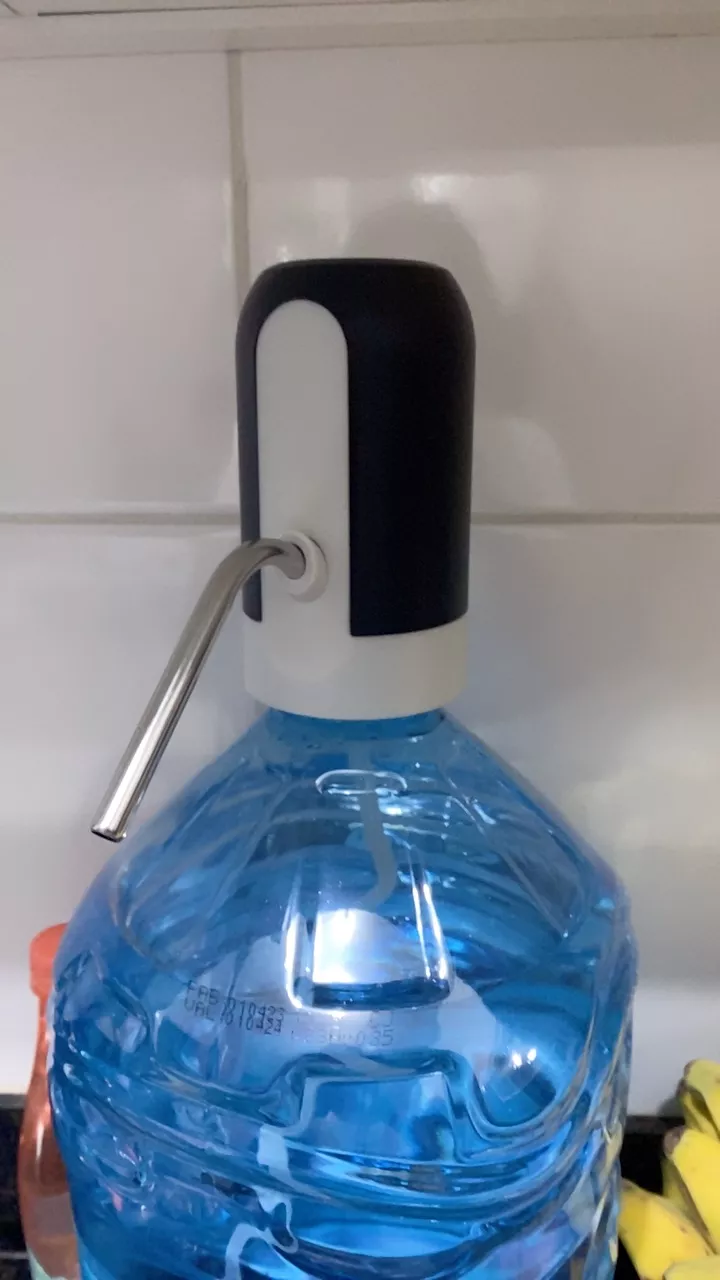 Bomba Elétrica Universal para Galão Recarregável Bateria Forte Inox IZEWATER FLOW photo review