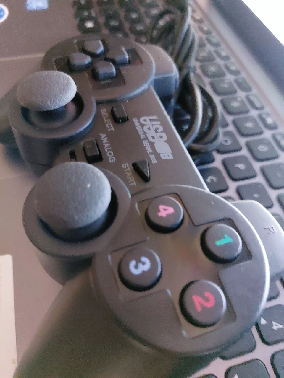 Controle Gamer USB PC Jogos Vibração Compatível Windows IZEPLAY PRO photo review