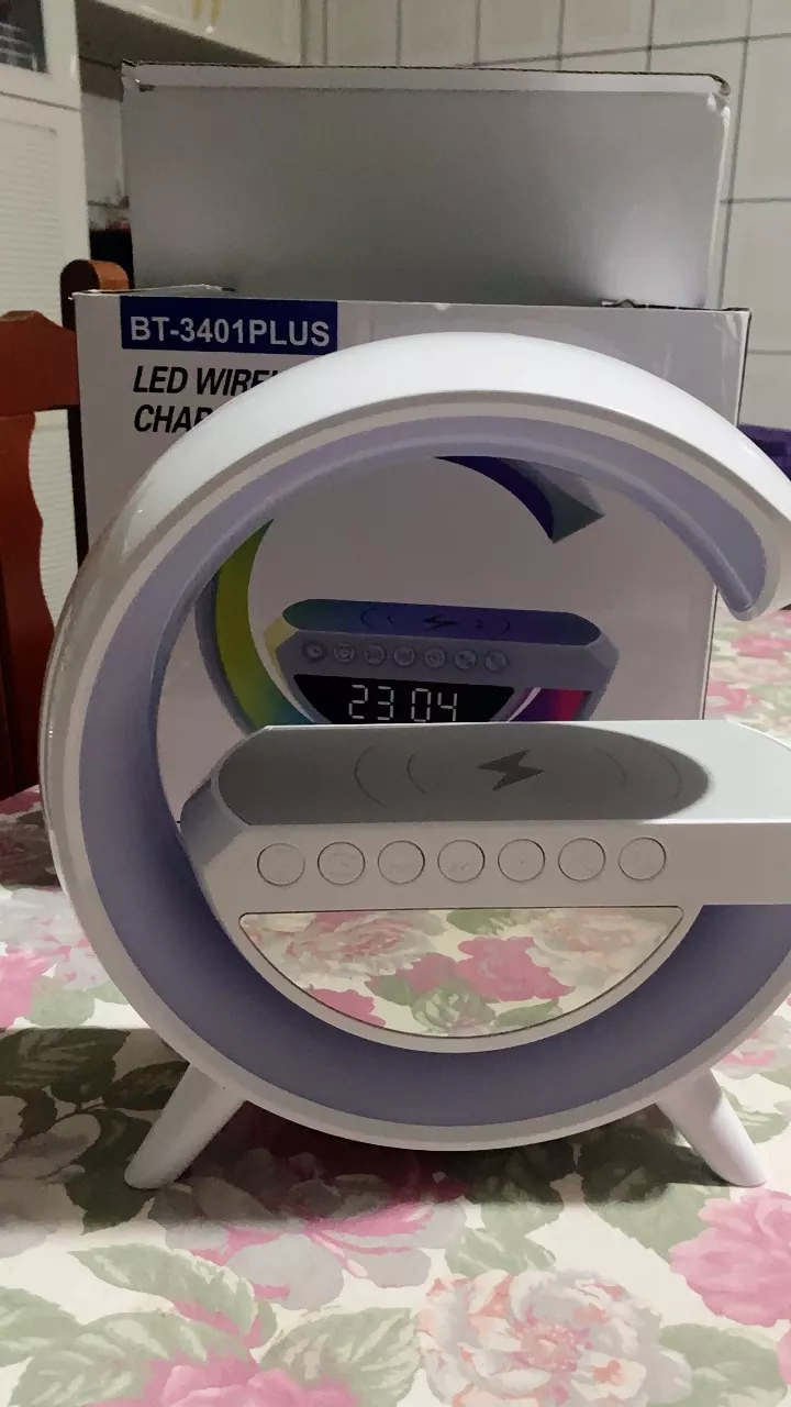 Caixa de Som Bluetooth com Luminária LED, Despertador e Carregamento Sem Fio IZEWAKE PRO photo review