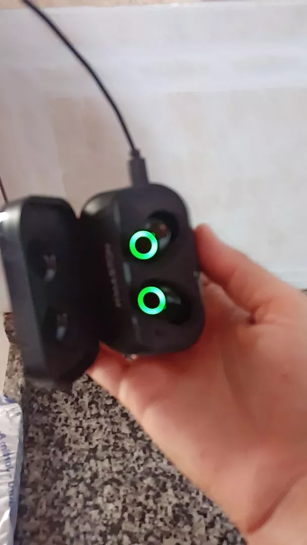 Fone de Ouvido Bluetooth 5.3 Esportivo à Prova D'Água com Cancelamento de Ruído IZEWAVE PRO photo review