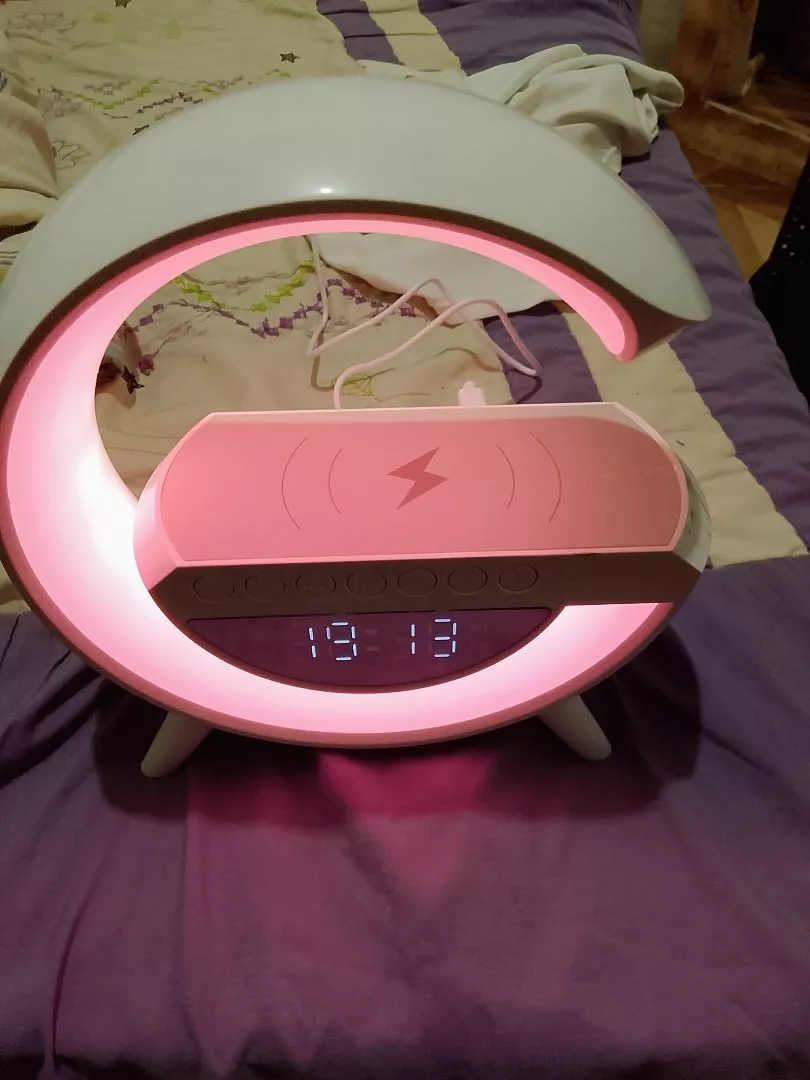 Caixa de Som Bluetooth com Luminária LED, Despertador e Carregamento Sem Fio IZEWAKE PRO photo review