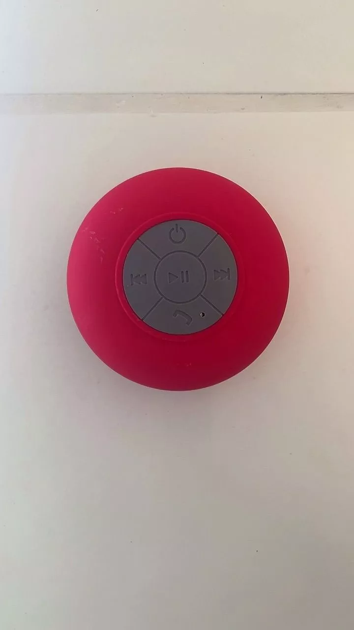 Caixa de Som Bluetooth à Prova d’Água para Banheiro, Ventosa e Microfone Integrado IZEWATER SOUND photo review