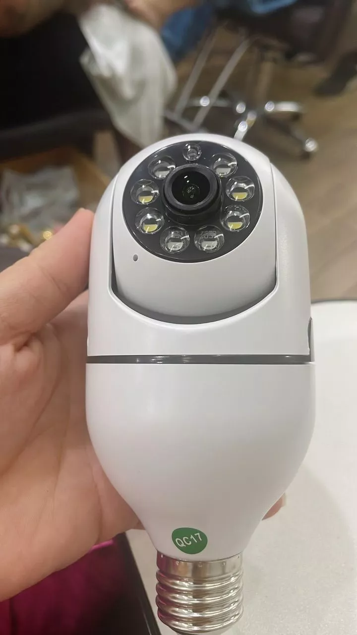 Câmera de Segurança 360° Wi-Fi Full HD Visão Noturna Auto Tracking IZEWATCH PRO photo review