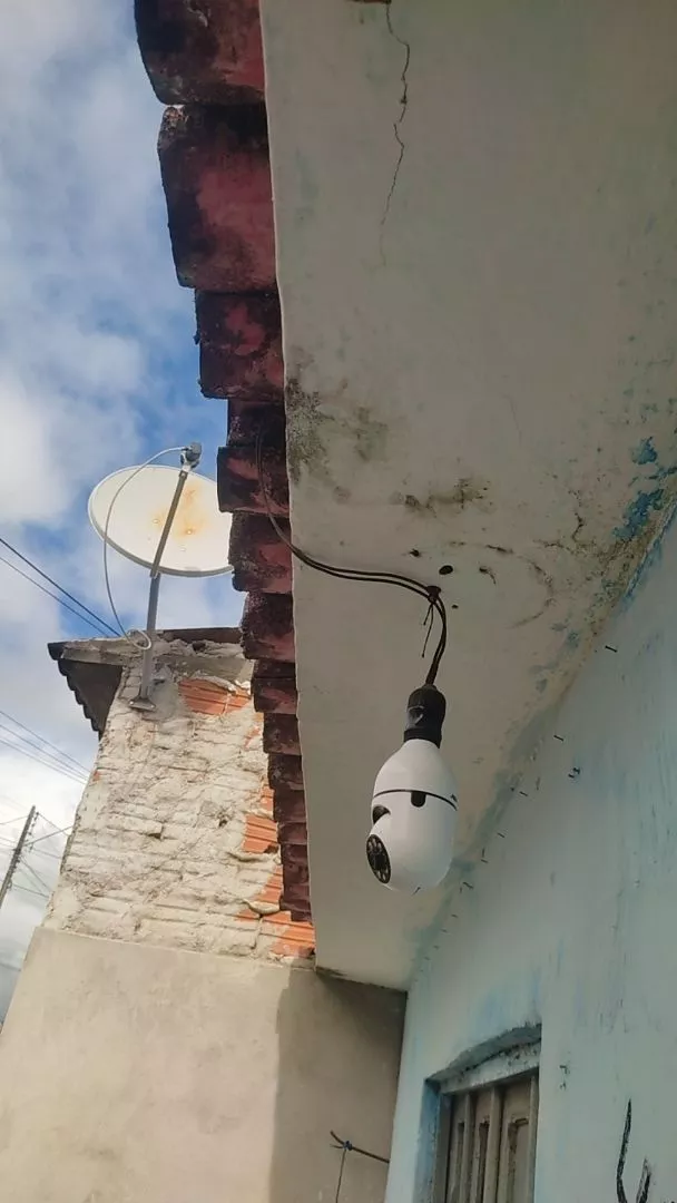 Câmera de Segurança 360° Wi-Fi Full HD Visão Noturna Auto Tracking IZEWATCH PRO photo review