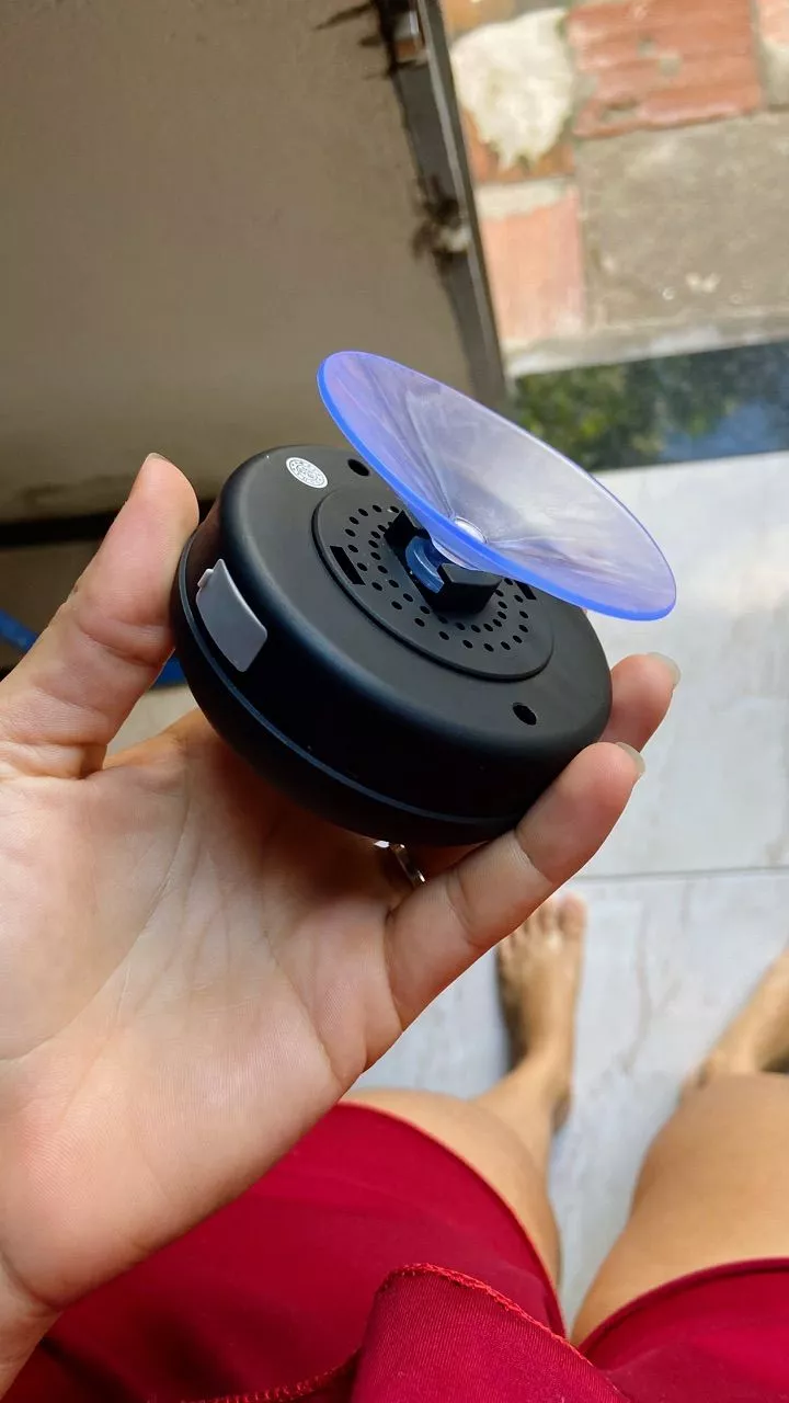 Caixa de Som Bluetooth à Prova d’Água para Banheiro, Ventosa e Microfone Integrado IZEWATER SOUND photo review