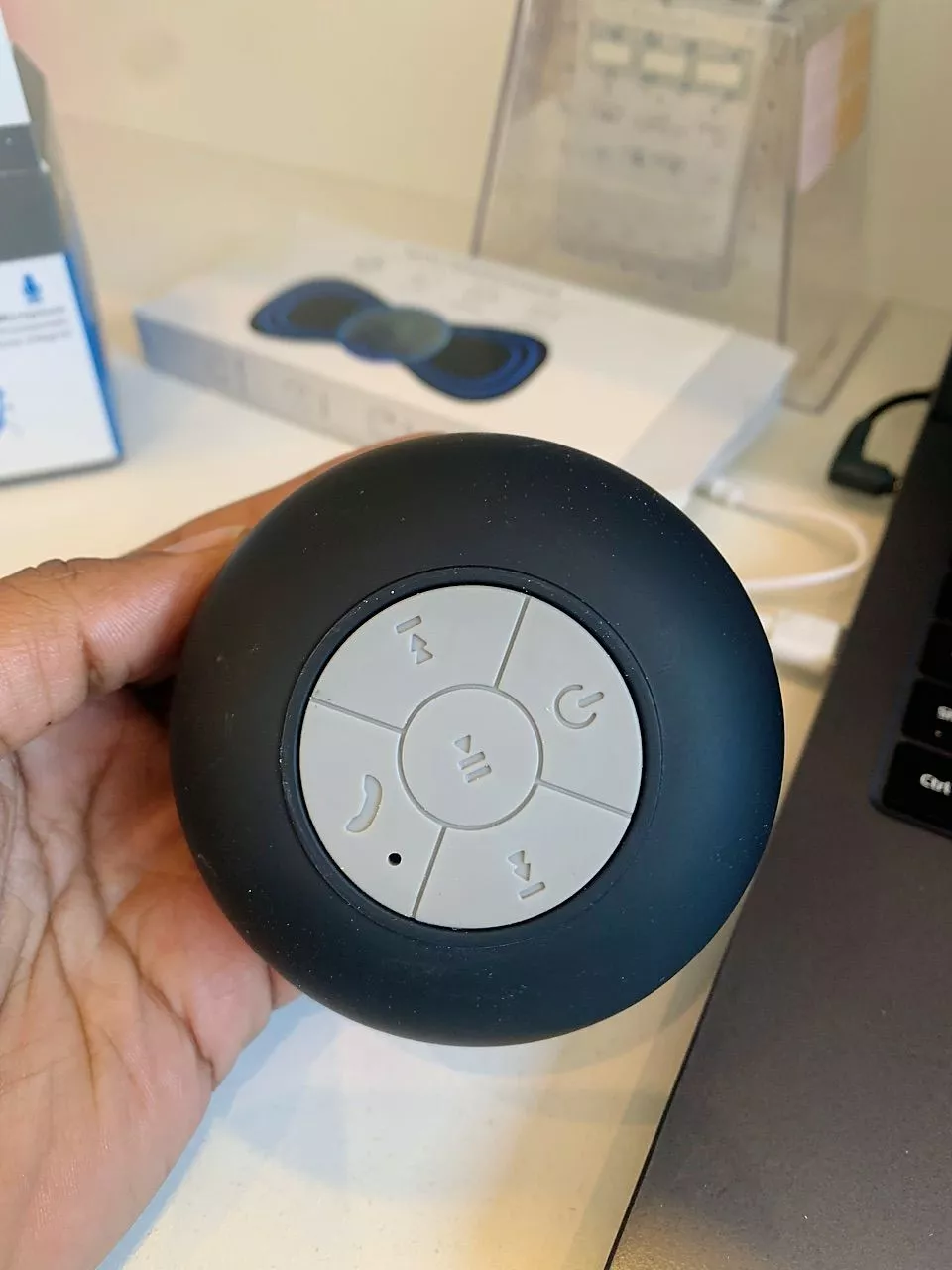 Caixa de Som Bluetooth à Prova d’Água para Banheiro, Ventosa e Microfone Integrado IZEWATER SOUND photo review