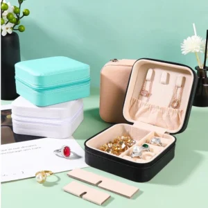 Porta-Jóias Portátil de Veludo com Compartimentos para Anéis, Brincos e Colares IZECHARM TRAVEL