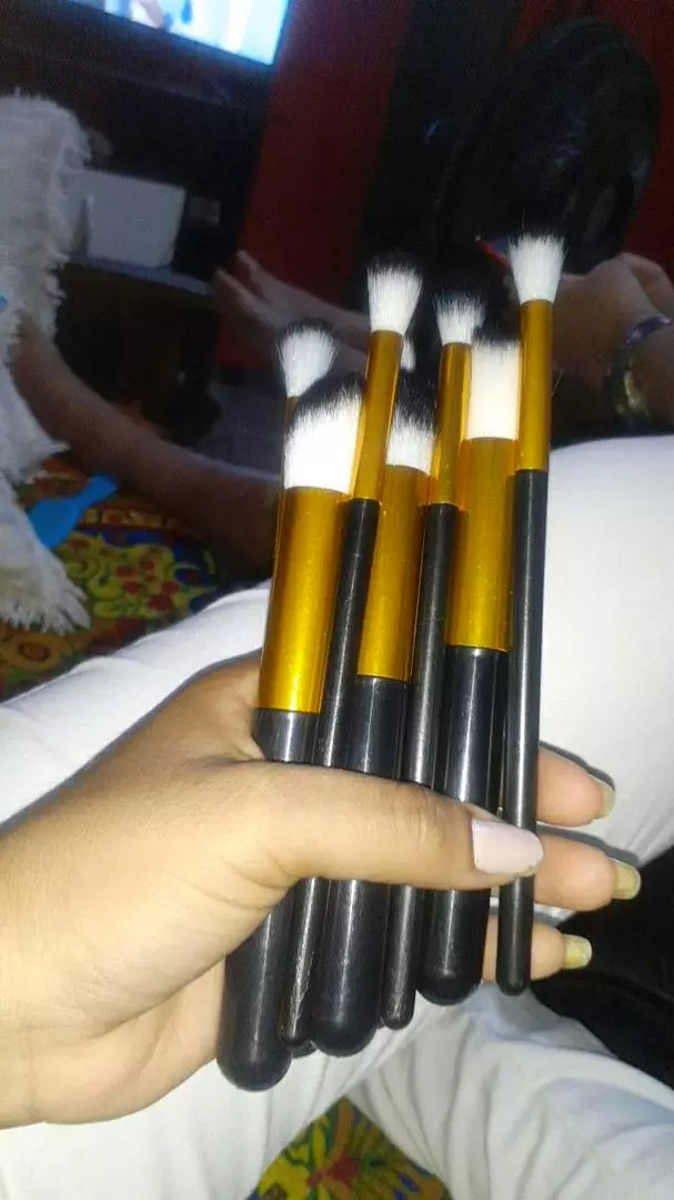 Kit 10 Pincéis Maquiagem Profissional Kabuki Esfumar Contorno IZEBEAUTY EXPERT photo review