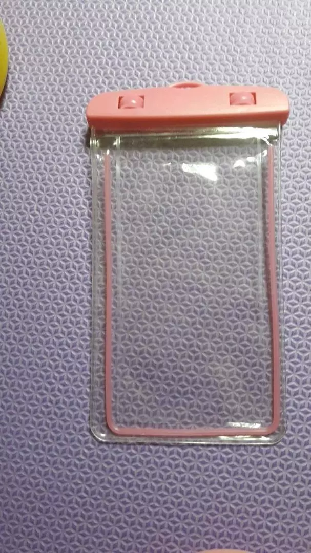 Capa Celular Universal à Prova D'Água com Cordão e PVC Resistente IZEWATER PROTECT photo review