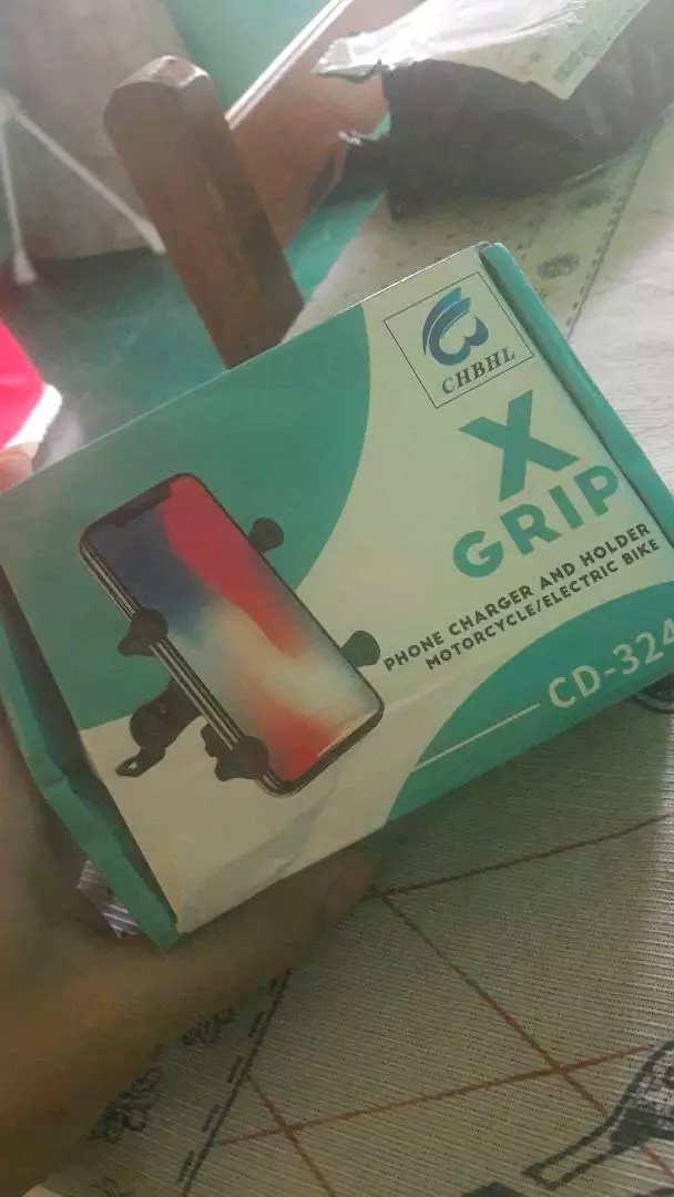 Suporte Universal Para Celular e GPS Moto, Carregador USB, Fixação Retrovisor, Compatível 3.5'' a 6'' IZEGRIP CHARGE photo review