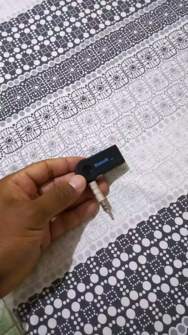 Receptor Bluetooth P2 3.5mm Som Carro Sem Fio Microfone IZEPLAY MAX photo review