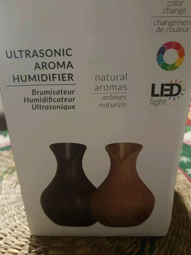 Umidificador Aromatizador Silencioso Madeira LED Recarregável IZEWOOD AIR photo review