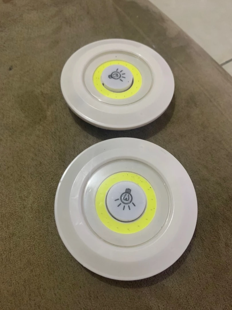 Kit 3 Lâmpadas LED Spot Sem Fio Controle Remoto 150 Lumens IZEULTRA BRIGHT photo review