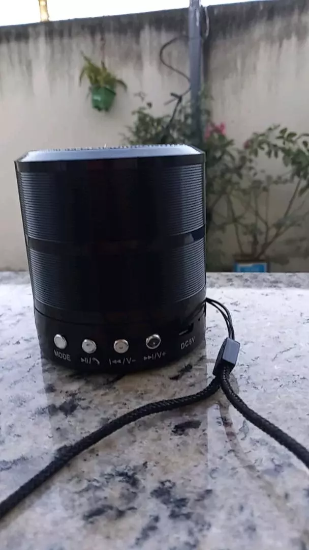 Caixa de Som Bluetooth Portátil Kapbom WS-887, Rádio FM, Entrada SD, Bateria 500mAh - IZELOUD GO photo review