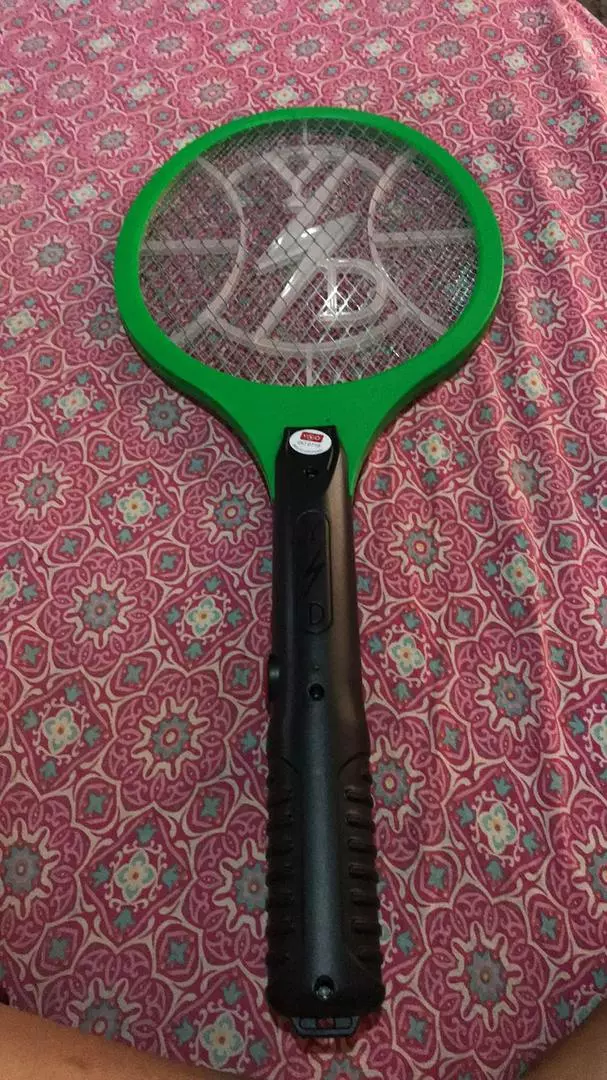 Raquete Elétrica Mata Mosquito Bivolt Recarregável 3 Camadas IZEPOWER PRO photo review
