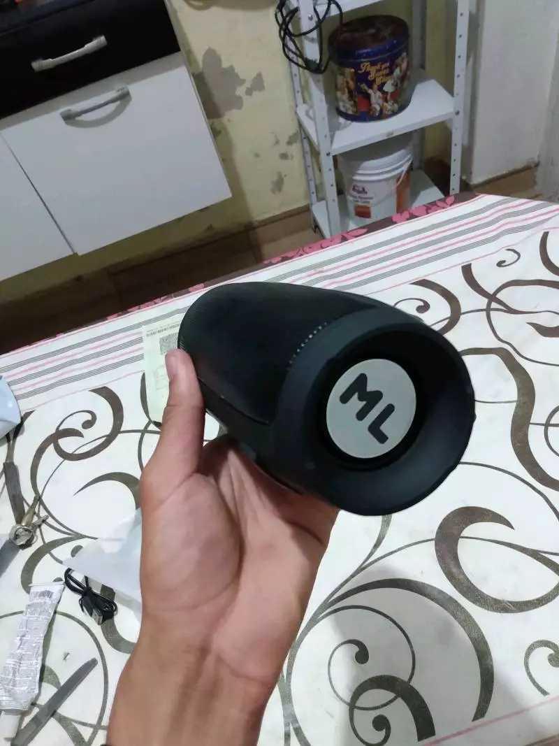 Caixa de Som Bluetooth Portátil 12h Bateria à Prova de Respingos IZELOUD MAX photo review