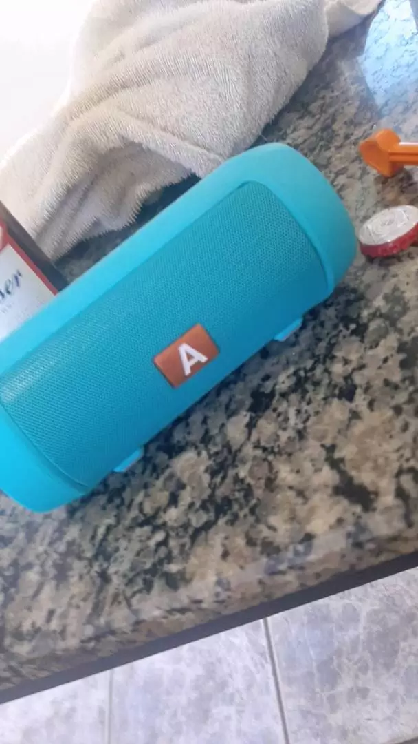 Caixa de Som Bluetooth Portátil Graves Fortes 6h de Bateria IZEBOOST SOUND photo review