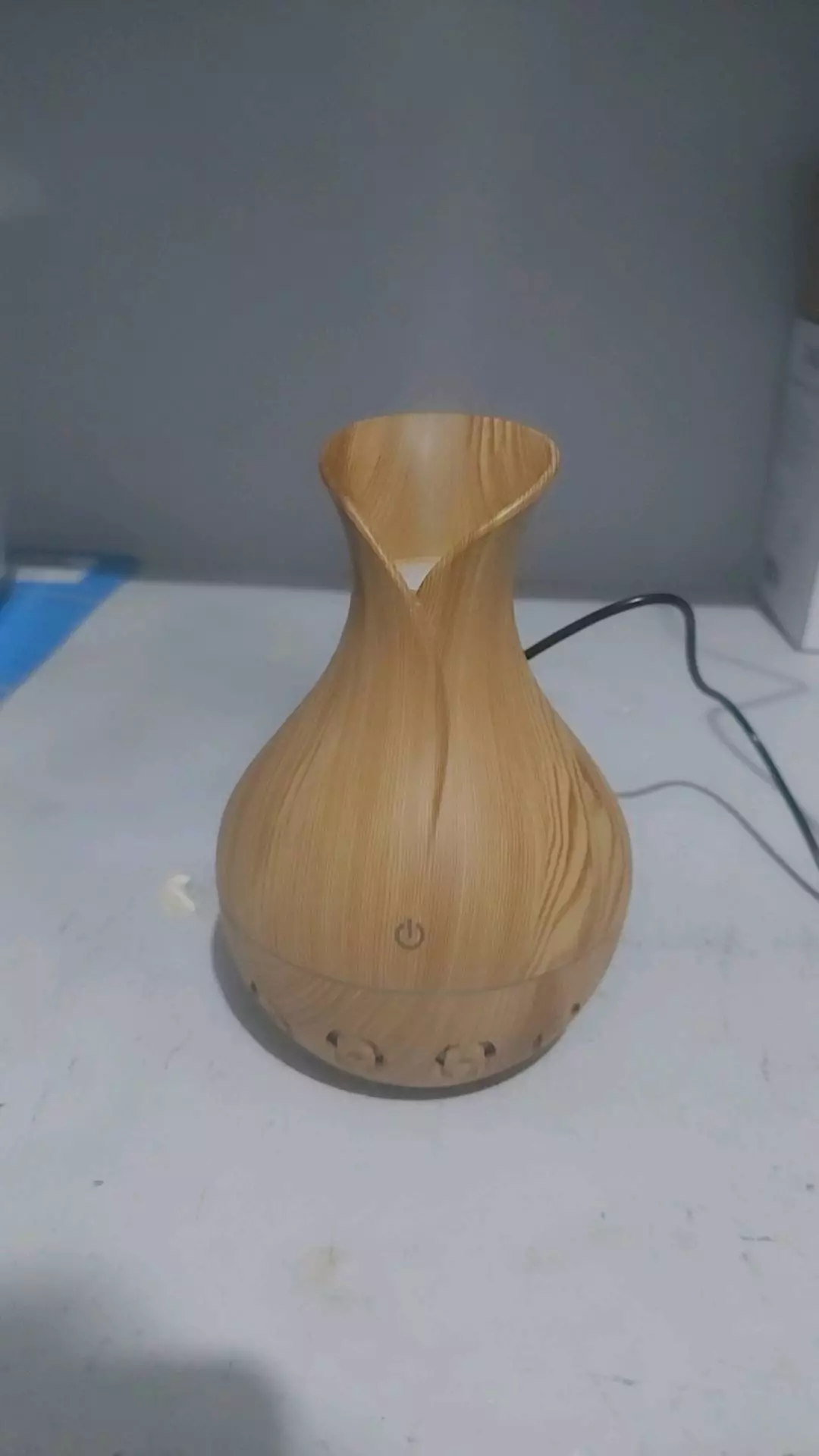 Umidificador Aromatizador Silencioso Madeira LED Recarregável IZEWOOD AIR photo review
