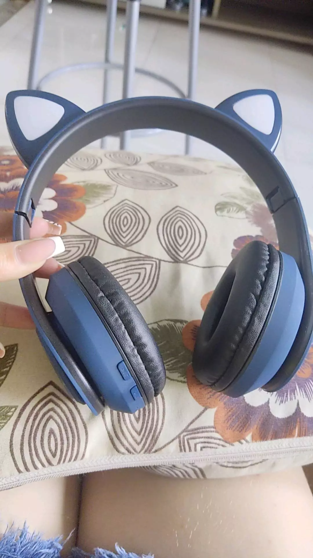 Headphone Bluetooth Orelha de Gato LED RGB Dobrável Microfone IZEPLAY FUN photo review