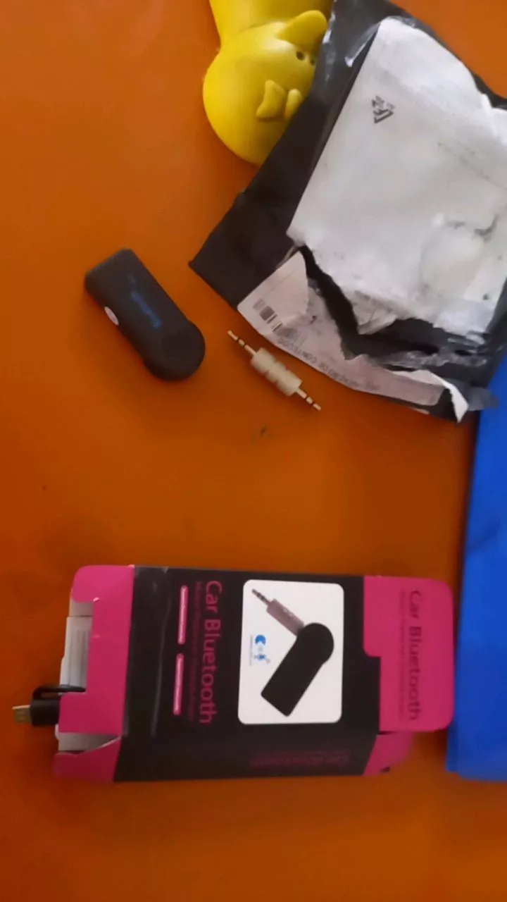 Receptor Bluetooth P2 3.5mm Som Carro Sem Fio Microfone IZEPLAY MAX photo review