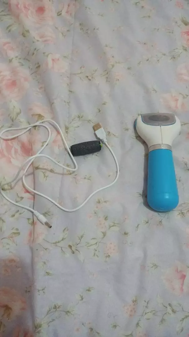 Esfoliador Elétrico de Pés Recarregável USB, Lixa Rotativa, Remoção de Calos com Refil Grátis IZERELAX SOFT photo review
