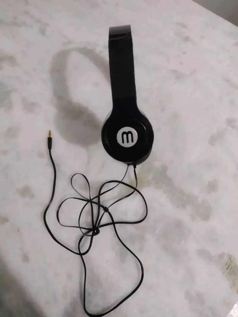 Fone de Ouvido Estéreo Dobrável com Microfone P2 1,5m IZEQUALITY SOUND photo review