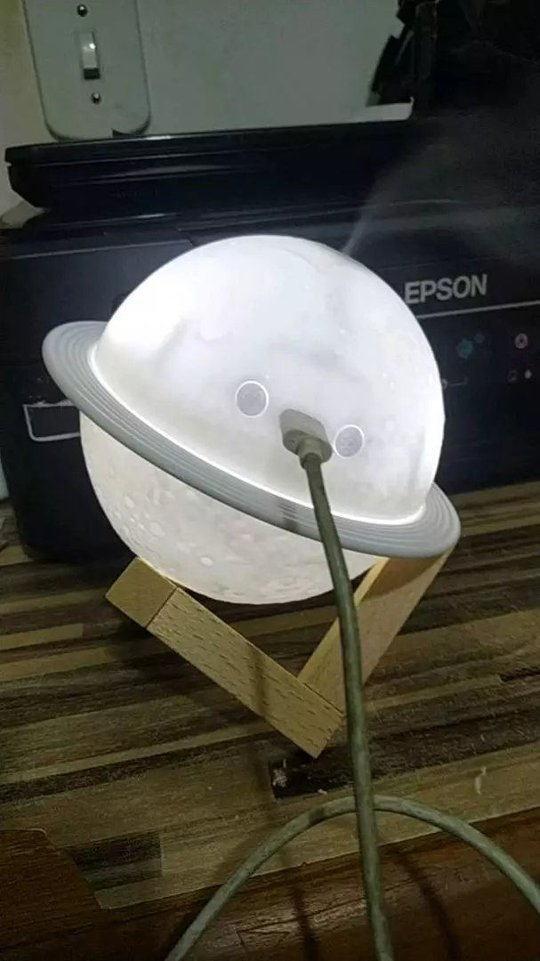 Luminária Umidificador Lua 3D Aromaterapia LED Branco Amarelo IZELOFT AIR photo review