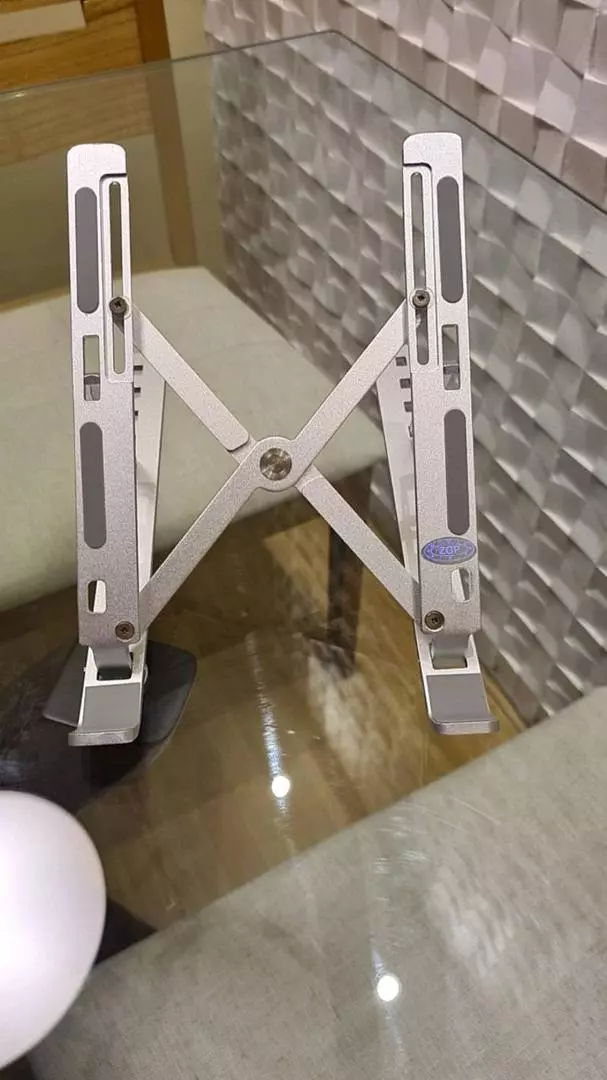 Suporte Dobrável para Laptop e Tablet, Altura Ajustável, Dissipação de Calor IZESTAND PRO photo review