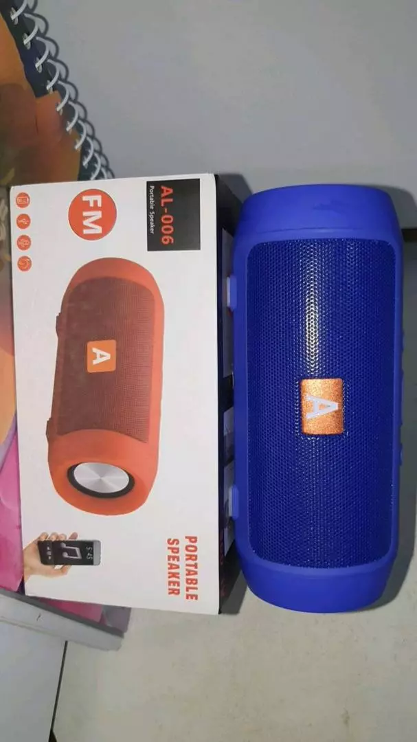 Caixa de Som Bluetooth Portátil Graves Fortes 6h de Bateria IZEBOOST SOUND photo review