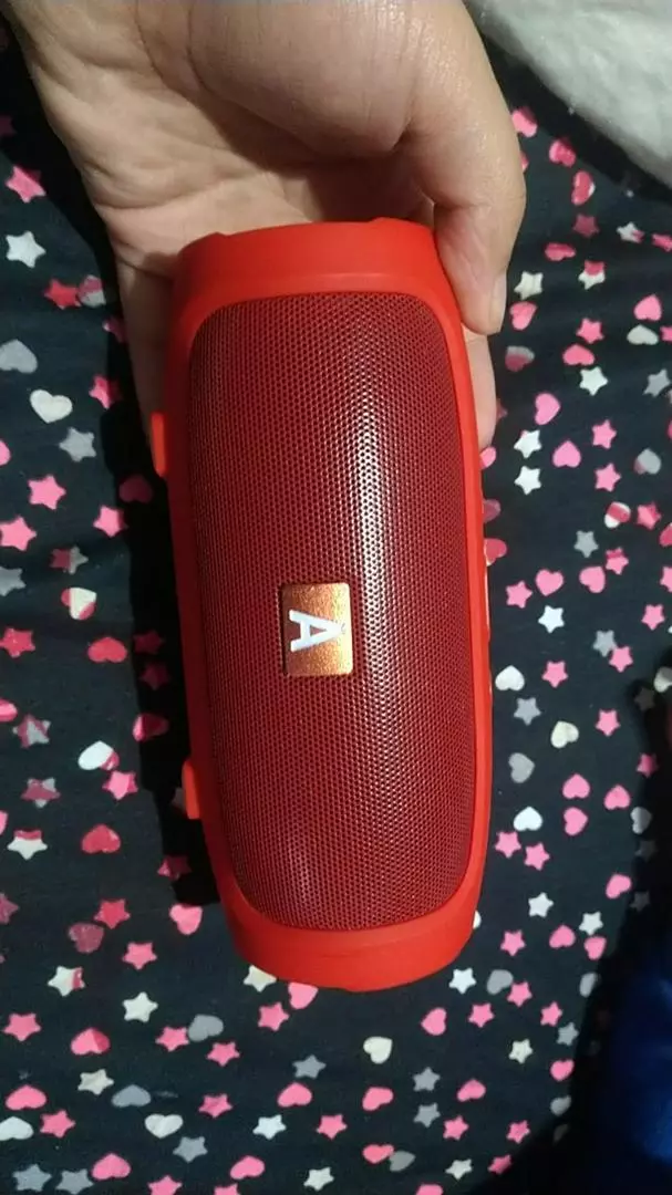 Caixa de Som Bluetooth Portátil 12h Bateria à Prova de Respingos IZELOUD MAX photo review