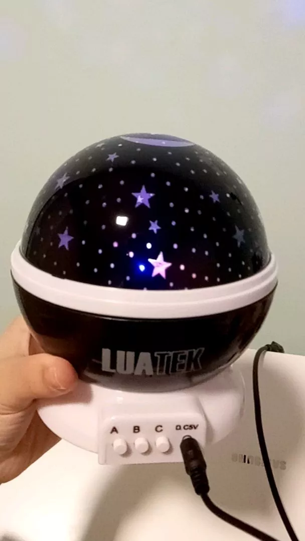Luminária Projetora Estelar Multicolorida Infantil USB Portátil IZELOOM MAGIC photo review