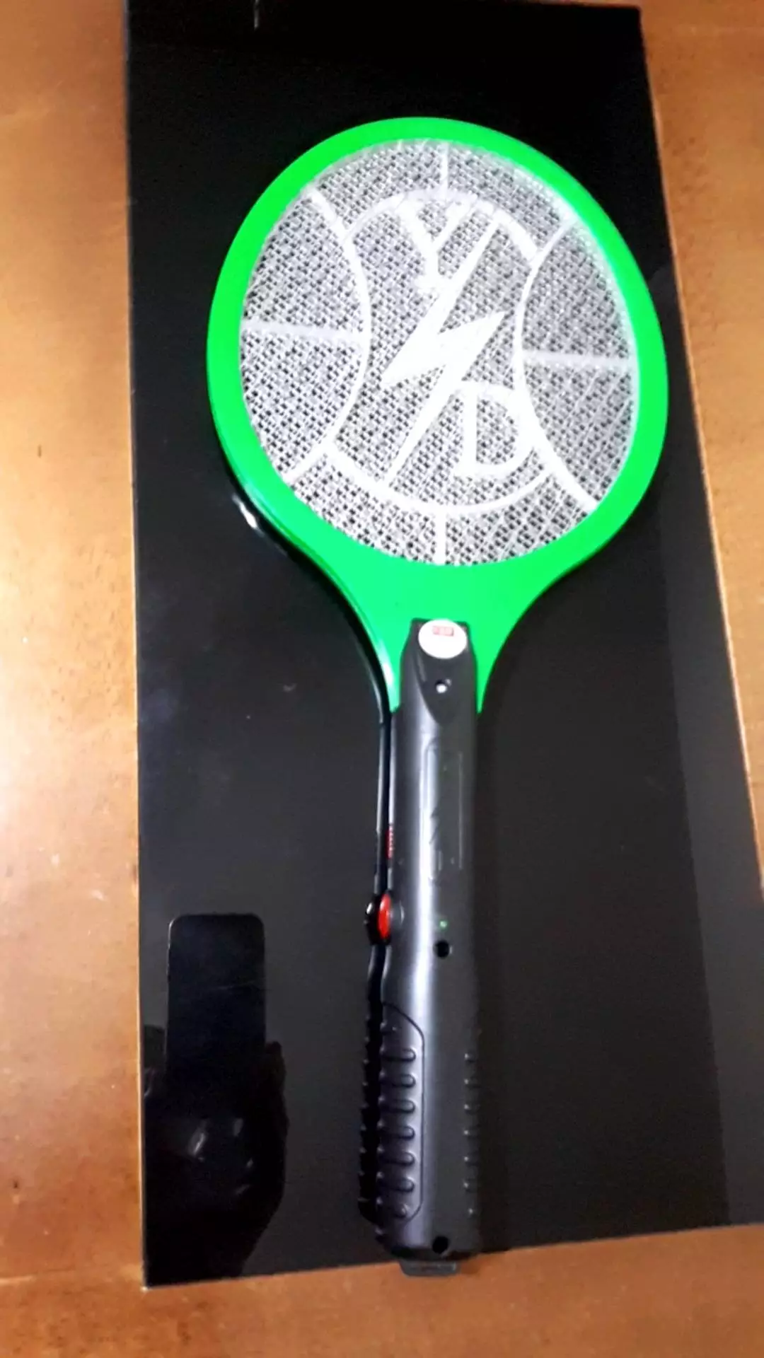 Raquete Elétrica Mata Mosquito Bivolt Recarregável 3 Camadas IZEPOWER PRO photo review