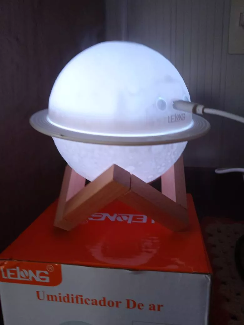 Luminária Umidificador Lua 3D Aromaterapia LED Branco Amarelo IZELOFT AIR photo review