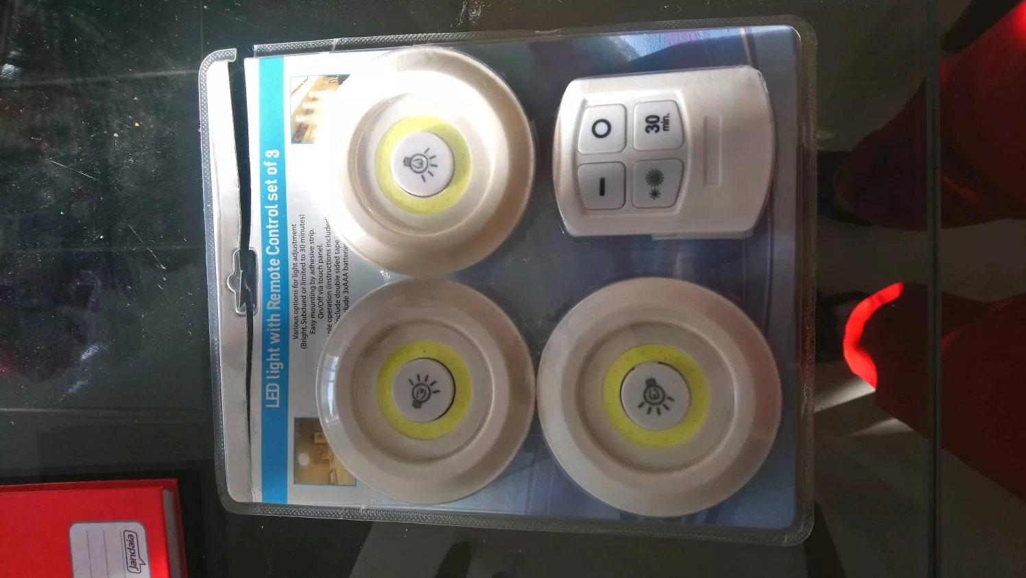 Kit 3 Lâmpadas LED Spot Sem Fio Controle Remoto 150 Lumens IZEULTRA BRIGHT photo review