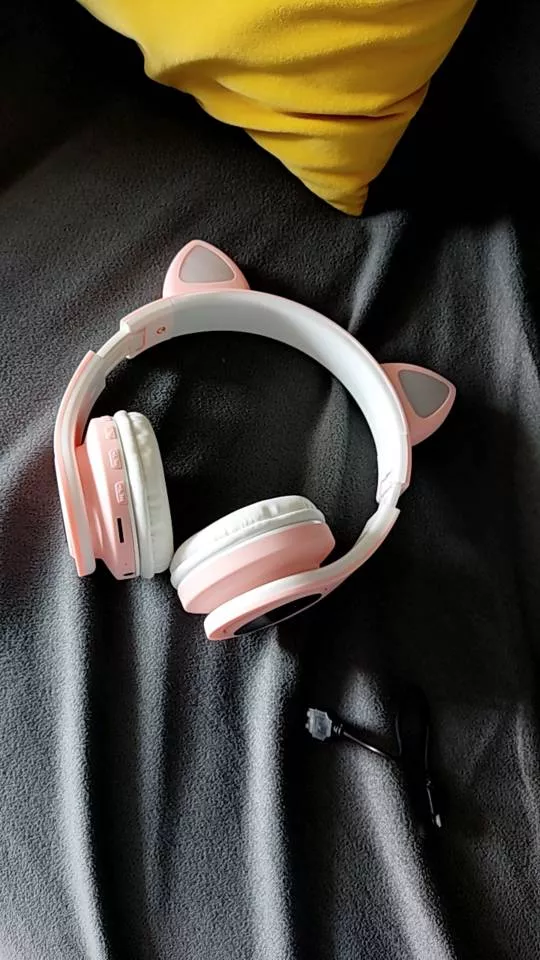 Headphone Bluetooth Orelha de Gato LED RGB Dobrável Microfone IZEPLAY FUN photo review