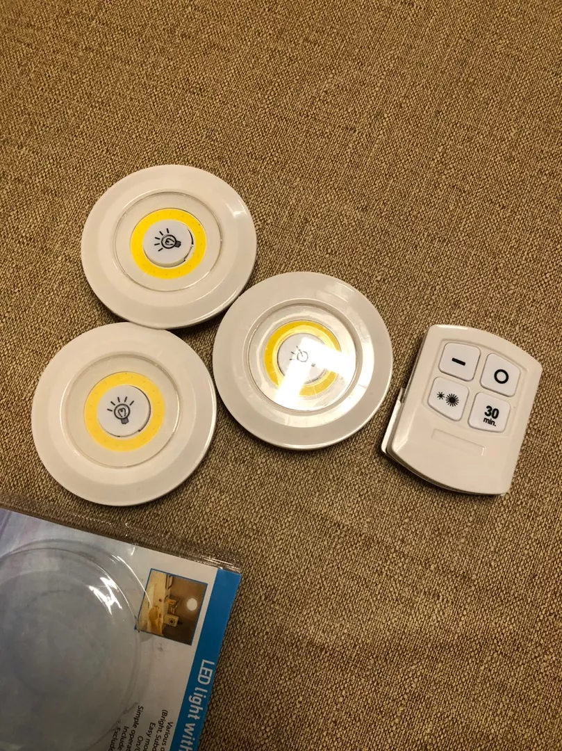 Kit 3 Lâmpadas LED Spot Sem Fio Controle Remoto 150 Lumens Fácil Instalação IZEULTRA LIGHT photo review