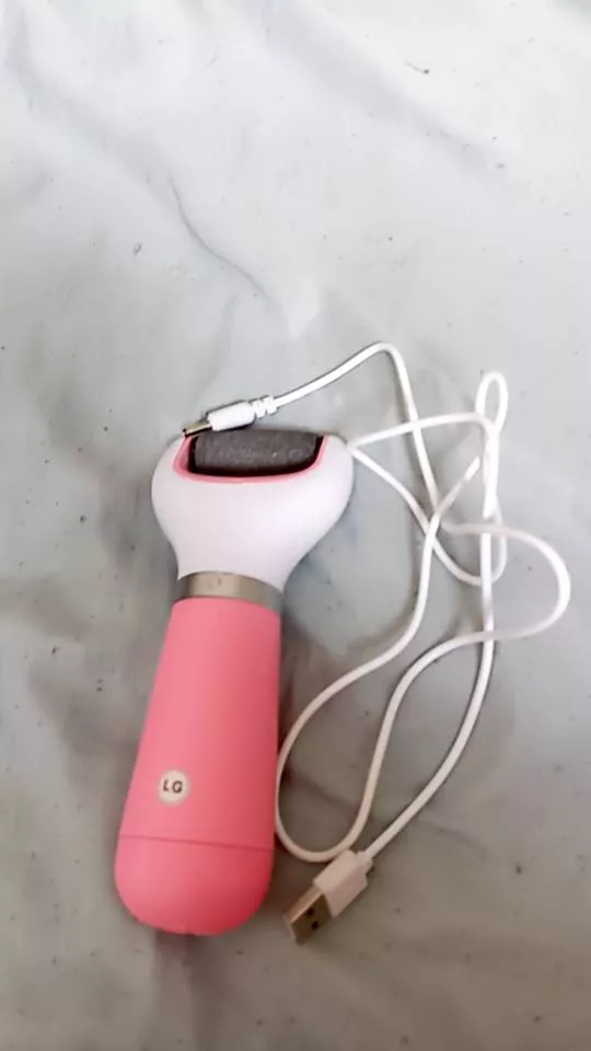 Esfoliador Elétrico de Pés Recarregável USB, Lixa Rotativa, Remoção de Calos com Refil Grátis IZERELAX SOFT photo review