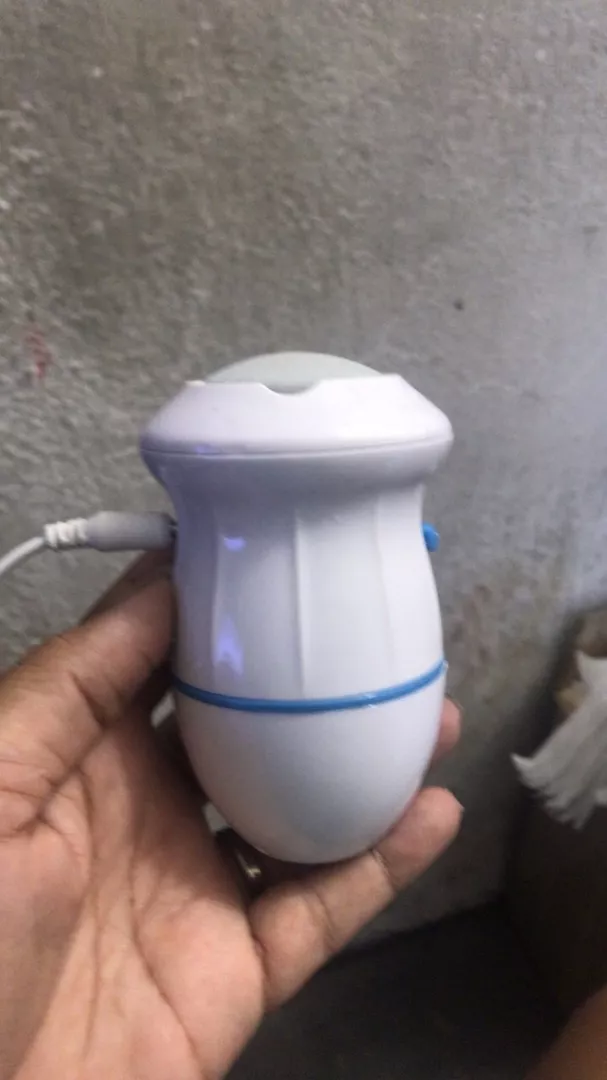 Removedor de Calos Elétrico Recarregável com LED, Aspirador à Vácuo e Dupla Cabeça IZEFOOT LUX photo review