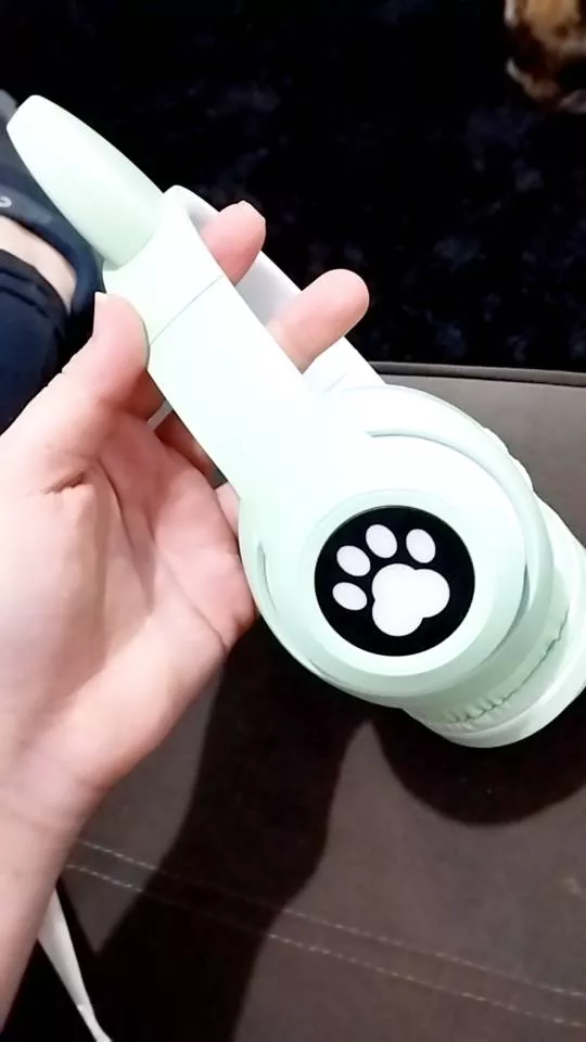 Headphone Bluetooth Orelha de Gato LED RGB Dobrável Microfone IZEPLAY FUN photo review