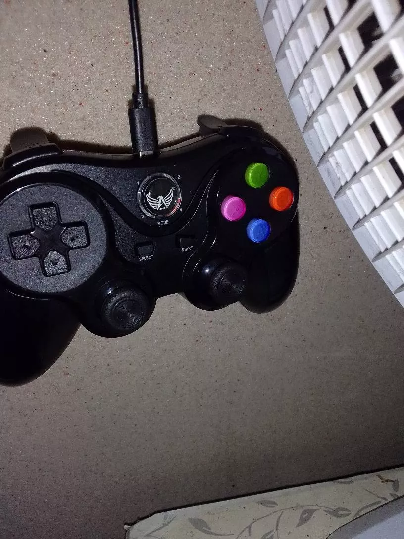 Controle Joystick Bluetooth Universal, Compatível Android e PC, Design Ergonômico, Suporte Celular IZEPLAY PRO photo review