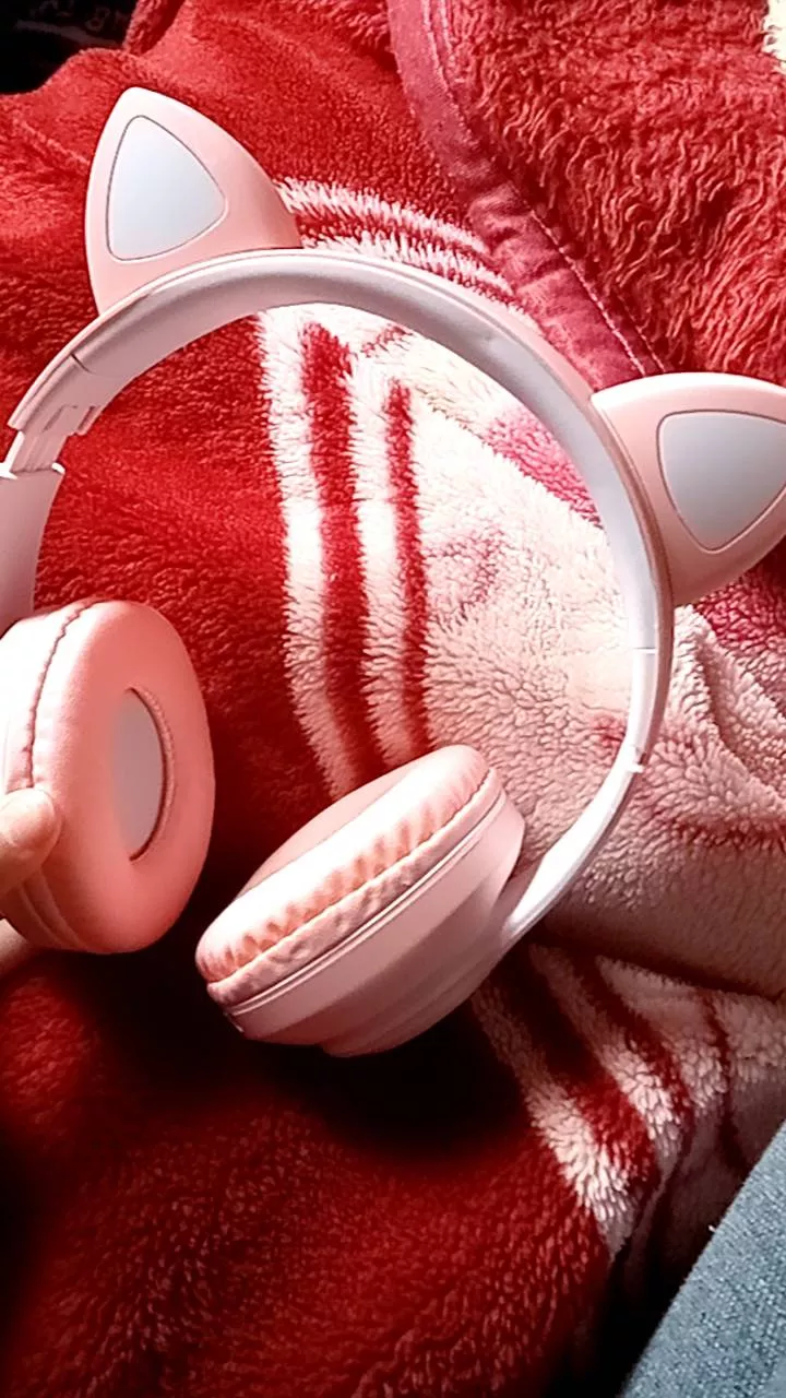 Headphone Bluetooth Orelha de Gato LED RGB Dobrável Microfone IZEPLAY FUN photo review